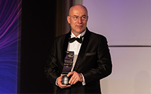Wombacher personally presented the award during the gala. (img.source: druckawards.de / Andreas Schwarz)